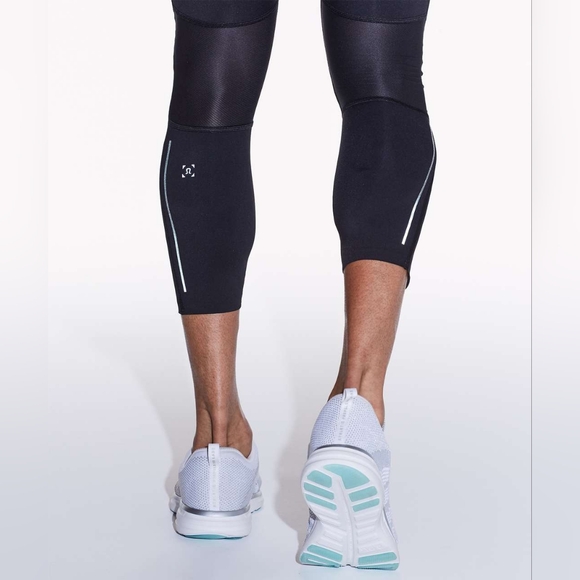 Lululemon Surge Light 3/4 Tight 23" Black Size Medium - Picture 10 of 16